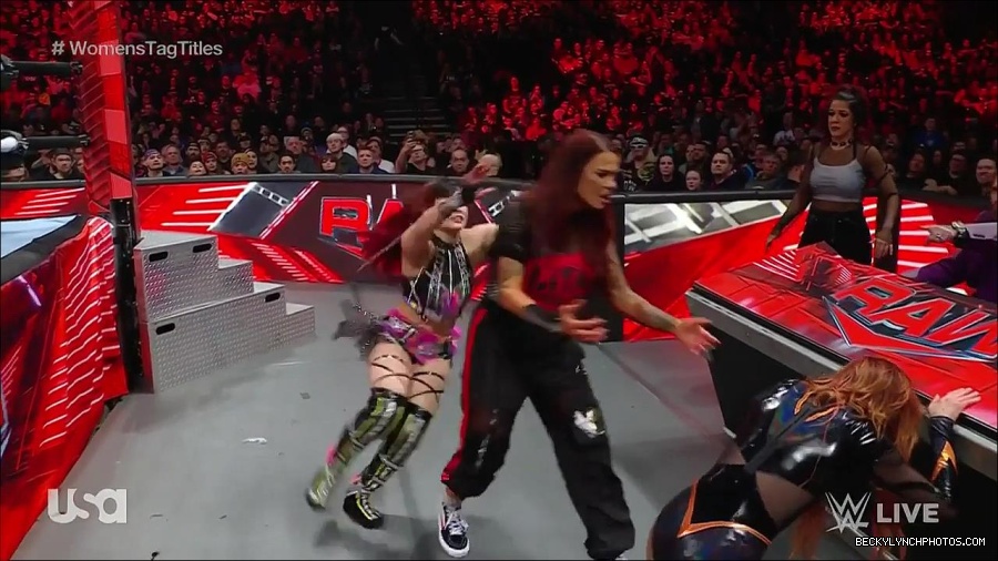 WWE_Monday_Night_Raw_2023_02_27_720p_HDTV_x264-NWCHD_mp4_007135407.jpg