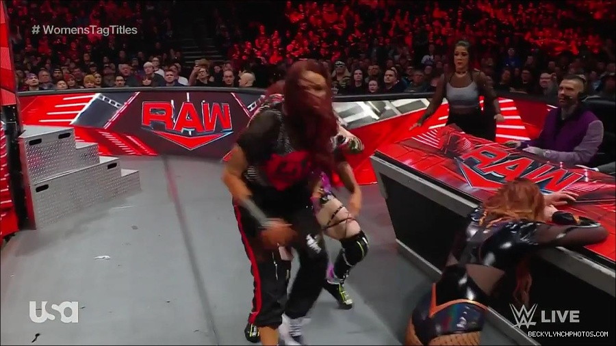 WWE_Monday_Night_Raw_2023_02_27_720p_HDTV_x264-NWCHD_mp4_007136208.jpg