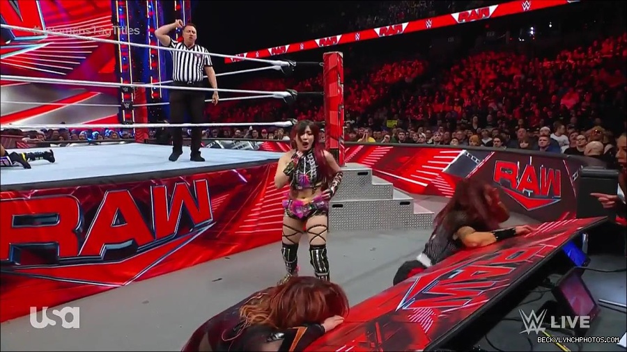 WWE_Monday_Night_Raw_2023_02_27_720p_HDTV_x264-NWCHD_mp4_007138610.jpg