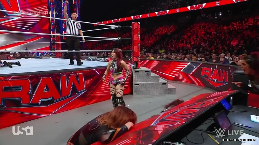 WWE_Monday_Night_Raw_2023_02_27_720p_HDTV_x264-NWCHD_mp4_007139011.jpg