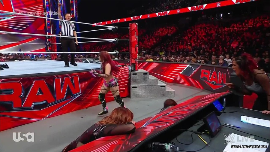 WWE_Monday_Night_Raw_2023_02_27_720p_HDTV_x264-NWCHD_mp4_007139411.jpg