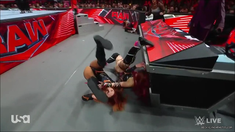 WWE_Monday_Night_Raw_2023_02_27_720p_HDTV_x264-NWCHD_mp4_007149021.jpg