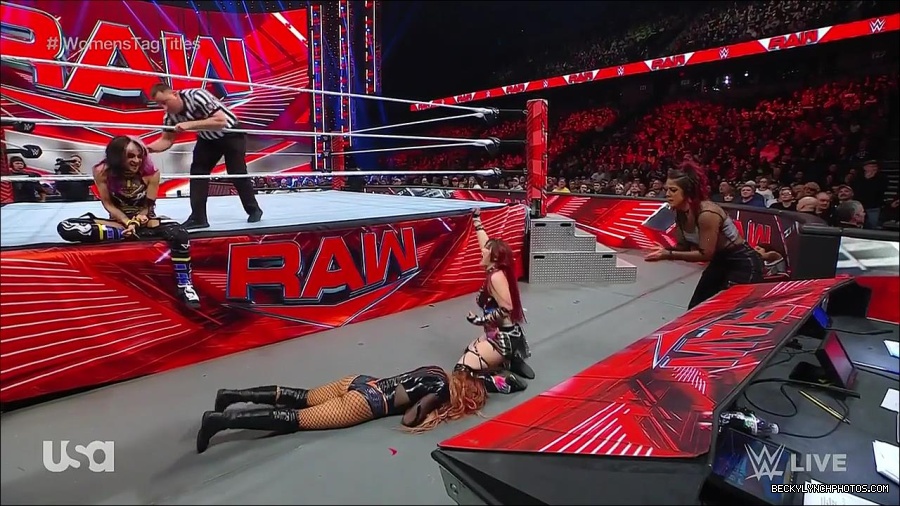 WWE_Monday_Night_Raw_2023_02_27_720p_HDTV_x264-NWCHD_mp4_007154626.jpg