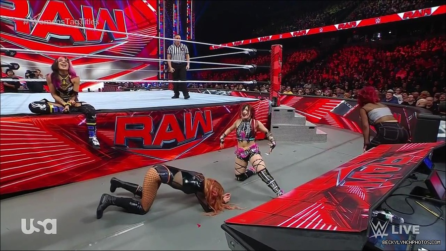 WWE_Monday_Night_Raw_2023_02_27_720p_HDTV_x264-NWCHD_mp4_007157429.jpg