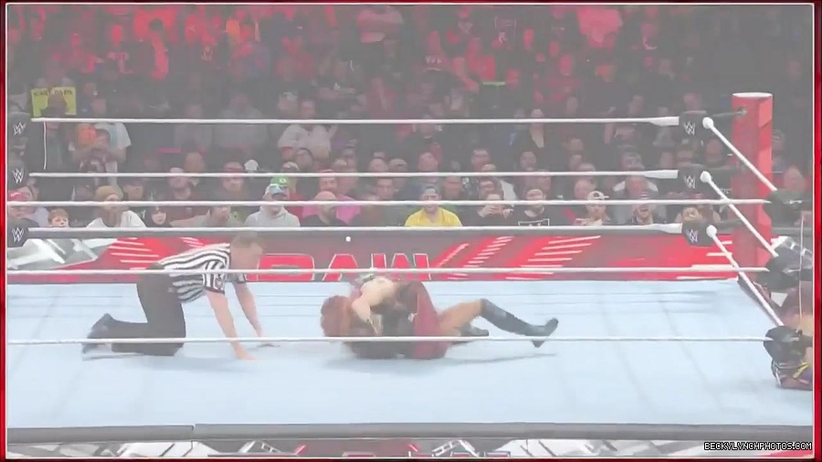 WWE_Monday_Night_Raw_2023_02_27_720p_HDTV_x264-NWCHD_mp4_007169041.jpg