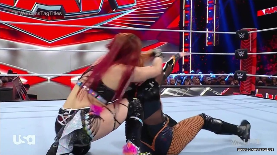 WWE_Monday_Night_Raw_2023_02_27_720p_HDTV_x264-NWCHD_mp4_007183455.jpg
