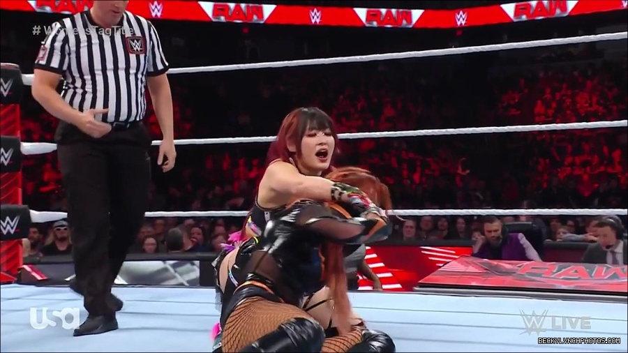 WWE_Monday_Night_Raw_2023_02_27_720p_HDTV_x264-NWCHD_mp4_007192264.jpg