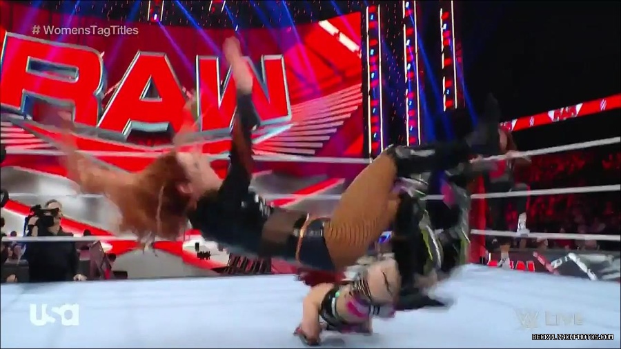 WWE_Monday_Night_Raw_2023_02_27_720p_HDTV_x264-NWCHD_mp4_007201473.jpg