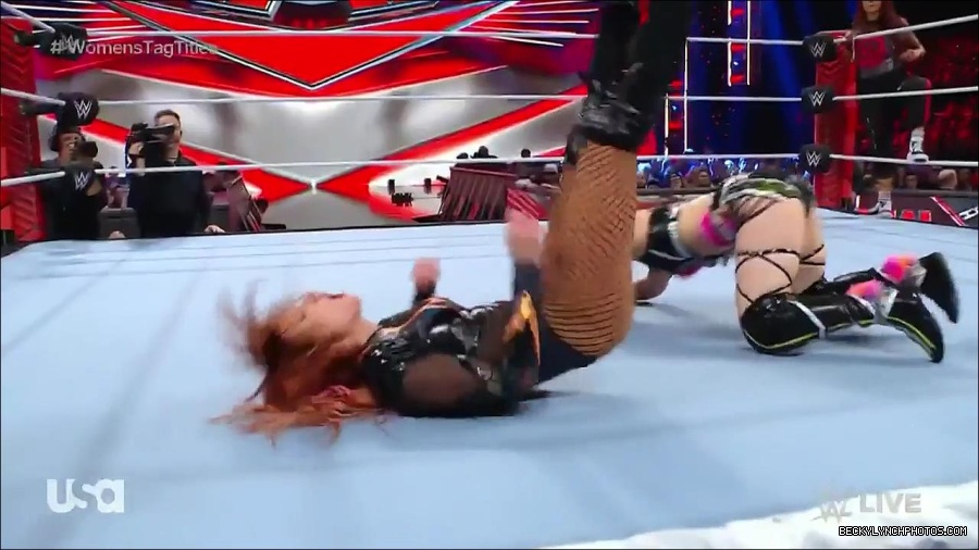 WWE_Monday_Night_Raw_2023_02_27_720p_HDTV_x264-NWCHD_mp4_007201873.jpg