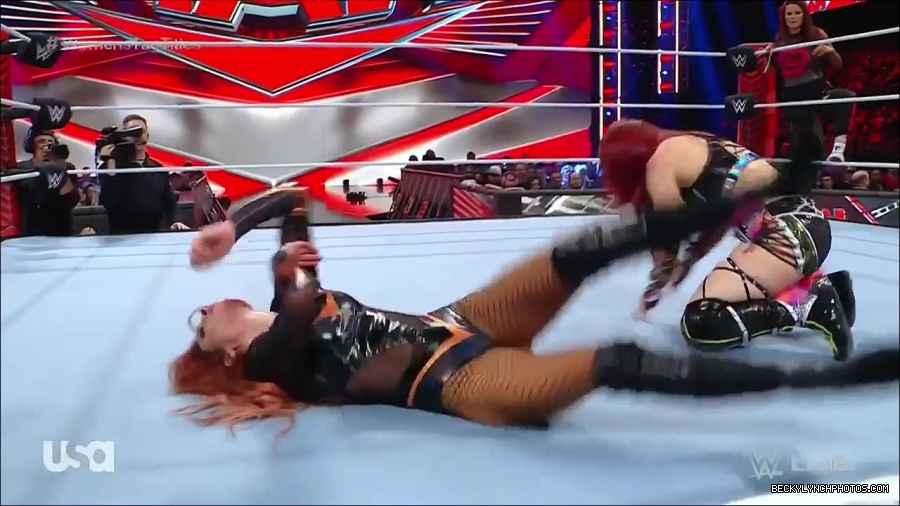 WWE_Monday_Night_Raw_2023_02_27_720p_HDTV_x264-NWCHD_mp4_007202274.jpg