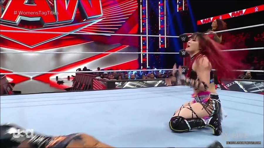WWE_Monday_Night_Raw_2023_02_27_720p_HDTV_x264-NWCHD_mp4_007203075.jpg