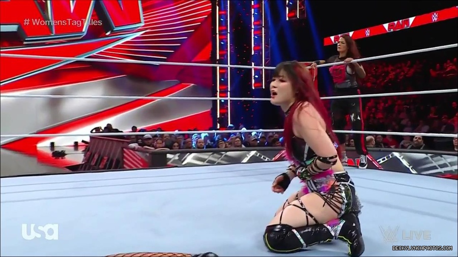 WWE_Monday_Night_Raw_2023_02_27_720p_HDTV_x264-NWCHD_mp4_007203475.jpg