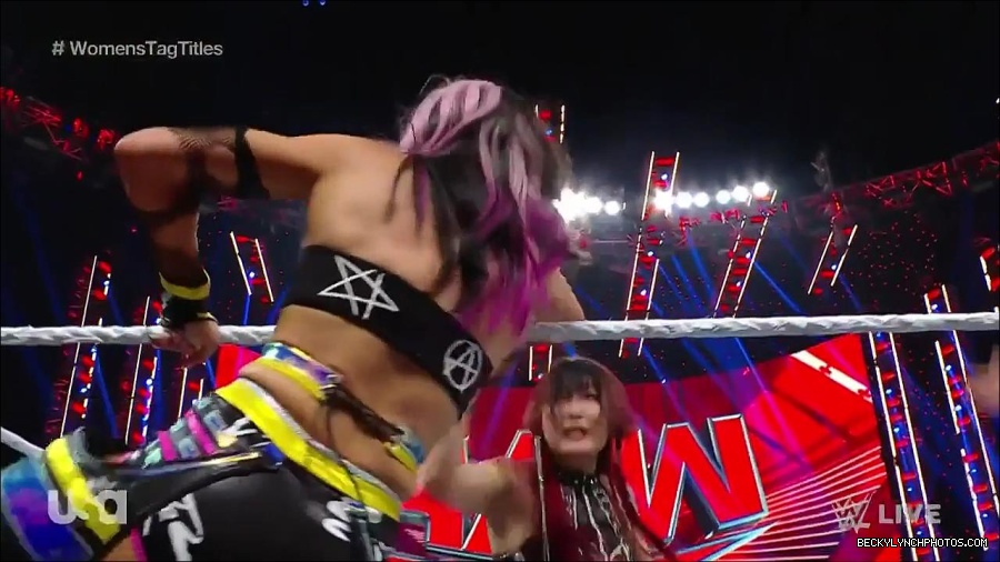 WWE_Monday_Night_Raw_2023_02_27_720p_HDTV_x264-NWCHD_mp4_007207479.jpg
