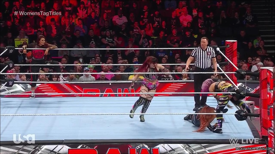 WWE_Monday_Night_Raw_2023_02_27_720p_HDTV_x264-NWCHD_mp4_007209481.jpg
