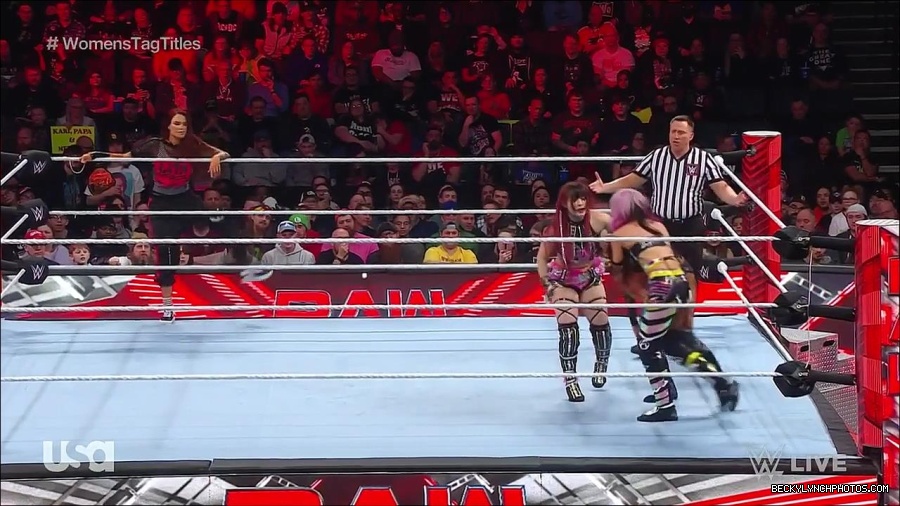WWE_Monday_Night_Raw_2023_02_27_720p_HDTV_x264-NWCHD_mp4_007211883.jpg