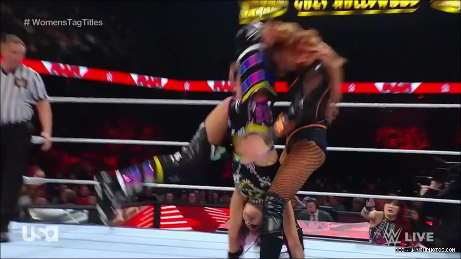 WWE_Monday_Night_Raw_2023_02_27_720p_HDTV_x264-NWCHD_mp4_007254726.jpg