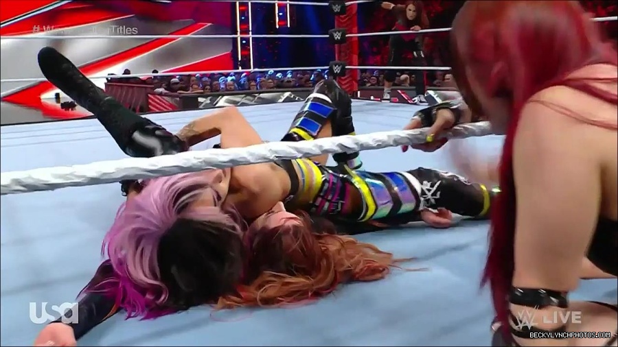 WWE_Monday_Night_Raw_2023_02_27_720p_HDTV_x264-NWCHD_mp4_007261533.jpg