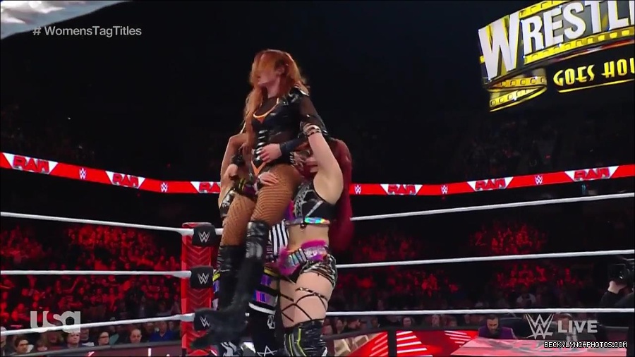 WWE_Monday_Night_Raw_2023_02_27_720p_HDTV_x264-NWCHD_mp4_007326398.jpg