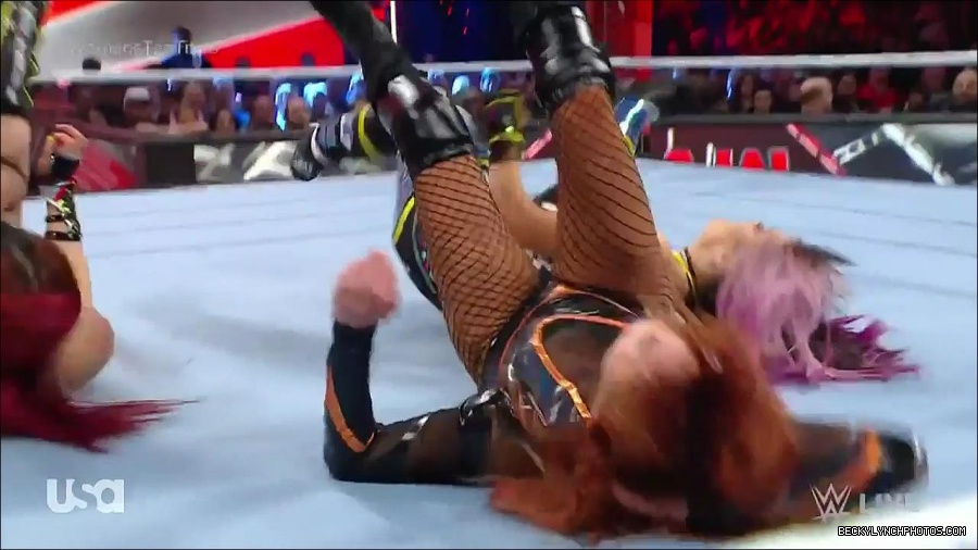 WWE_Monday_Night_Raw_2023_02_27_720p_HDTV_x264-NWCHD_mp4_007328800.jpg