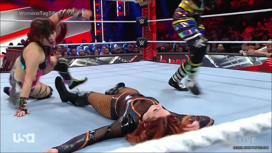 WWE_Monday_Night_Raw_2023_02_27_720p_HDTV_x264-NWCHD_mp4_007330402.jpg