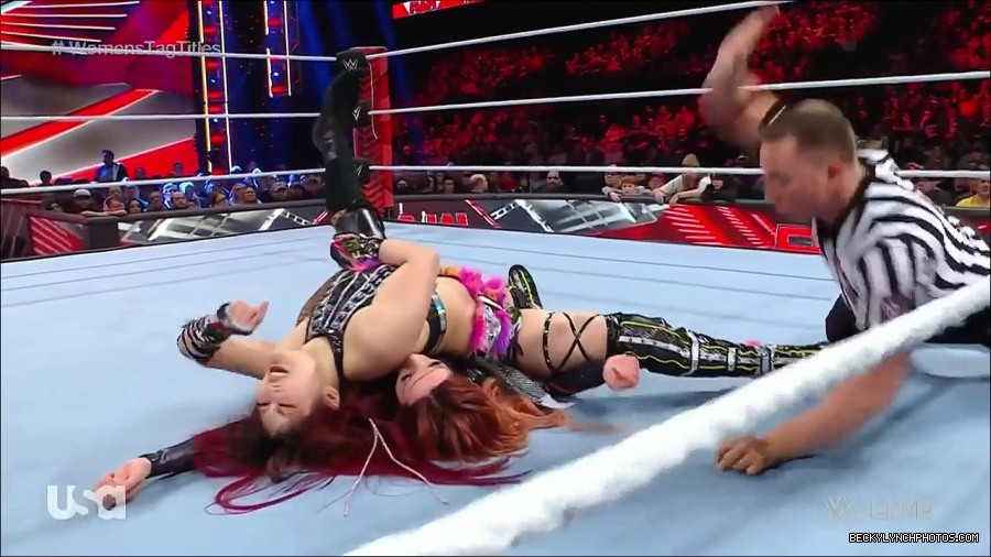 WWE_Monday_Night_Raw_2023_02_27_720p_HDTV_x264-NWCHD_mp4_007332404.jpg