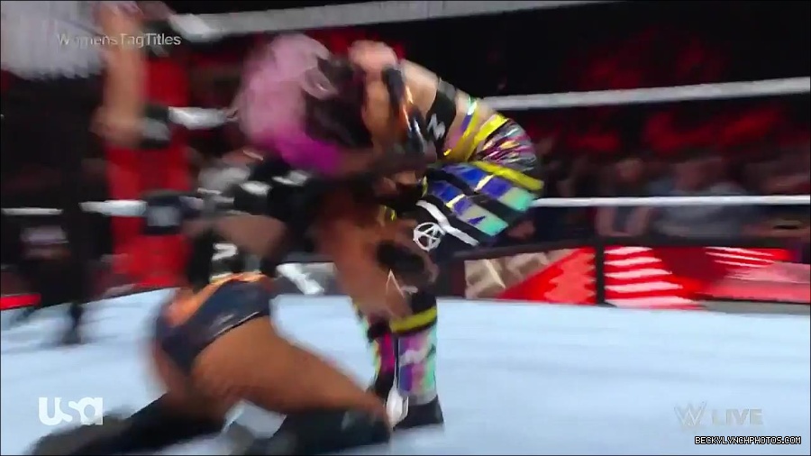 WWE_Monday_Night_Raw_2023_02_27_720p_HDTV_x264-NWCHD_mp4_007379251.jpg