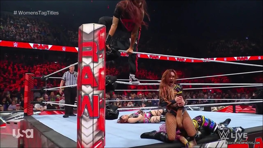 WWE_Monday_Night_Raw_2023_02_27_720p_HDTV_x264-NWCHD_mp4_007468373.jpg