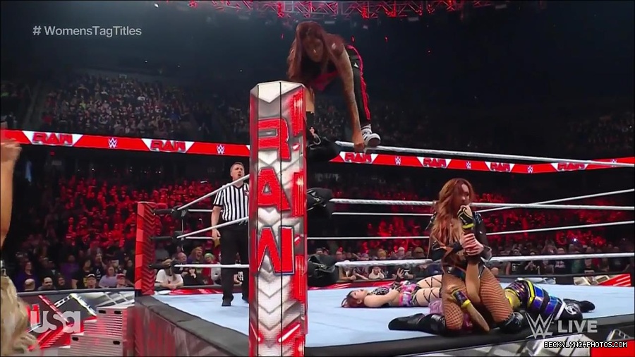 WWE_Monday_Night_Raw_2023_02_27_720p_HDTV_x264-NWCHD_mp4_007469974.jpg