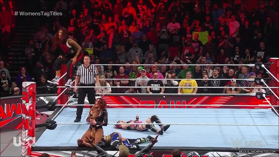 WWE_Monday_Night_Raw_2023_02_27_720p_HDTV_x264-NWCHD_mp4_007470775.jpg