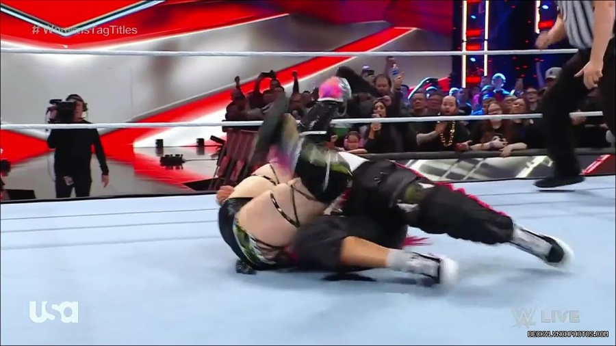 WWE_Monday_Night_Raw_2023_02_27_720p_HDTV_x264-NWCHD_mp4_007472777.jpg