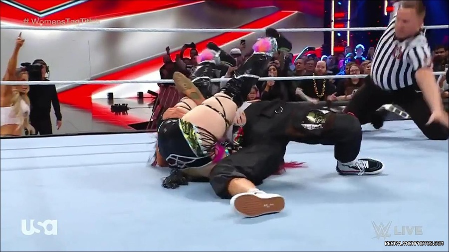 WWE_Monday_Night_Raw_2023_02_27_720p_HDTV_x264-NWCHD_mp4_007473178.jpg