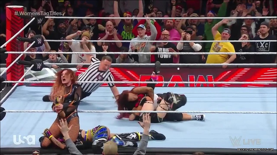 WWE_Monday_Night_Raw_2023_02_27_720p_HDTV_x264-NWCHD_mp4_007473978.jpg