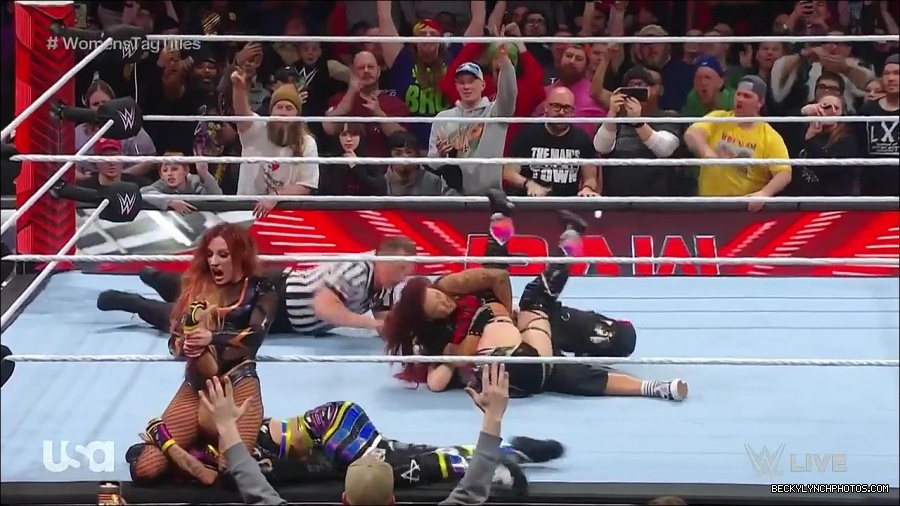 WWE_Monday_Night_Raw_2023_02_27_720p_HDTV_x264-NWCHD_mp4_007474379.jpg