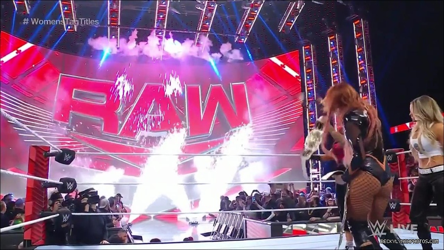 WWE_Monday_Night_Raw_2023_02_27_720p_HDTV_x264-NWCHD_mp4_007520024.jpg