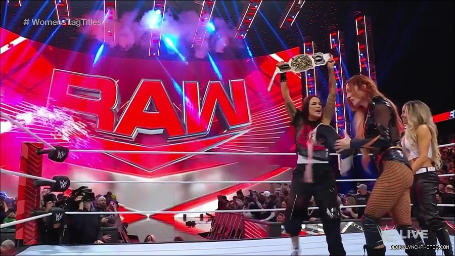WWE_Monday_Night_Raw_2023_02_27_720p_HDTV_x264-NWCHD_mp4_007521626.jpg