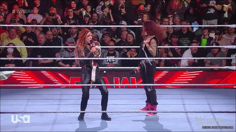 WWE_Monday_Night_Raw_2023_03_06_720p_HDTV_x264-NWCHD_mp4_007124962.jpg