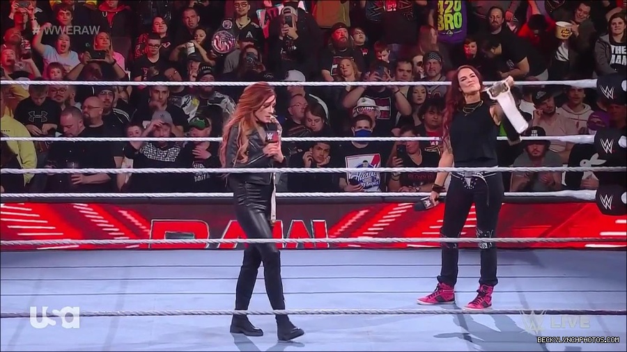 WWE_Monday_Night_Raw_2023_03_06_720p_HDTV_x264-NWCHD_mp4_007129767.jpg