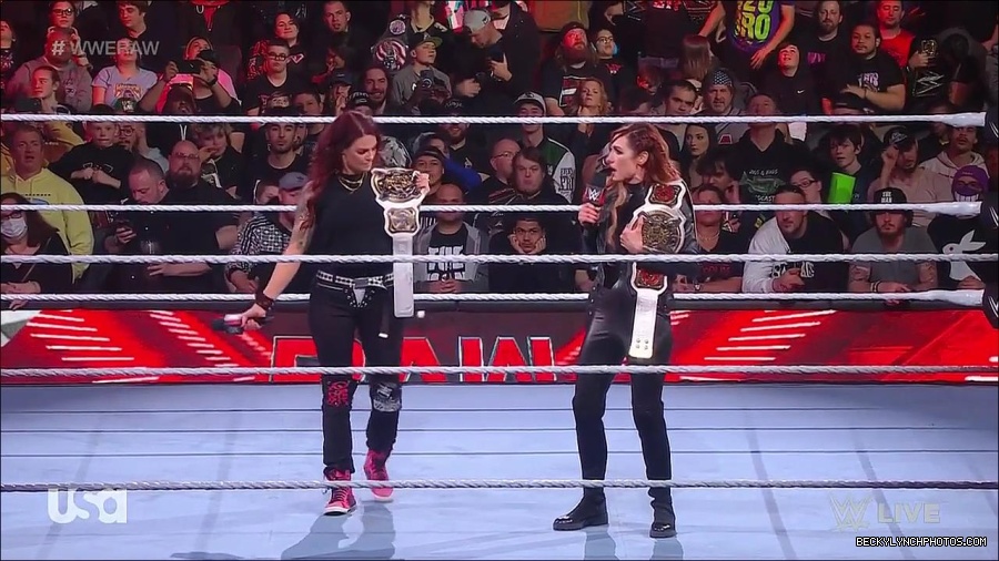 WWE_Monday_Night_Raw_2023_03_06_720p_HDTV_x264-NWCHD_mp4_007134572.jpg