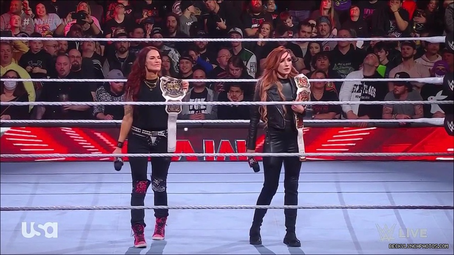 WWE_Monday_Night_Raw_2023_03_06_720p_HDTV_x264-NWCHD_mp4_007139377.jpg