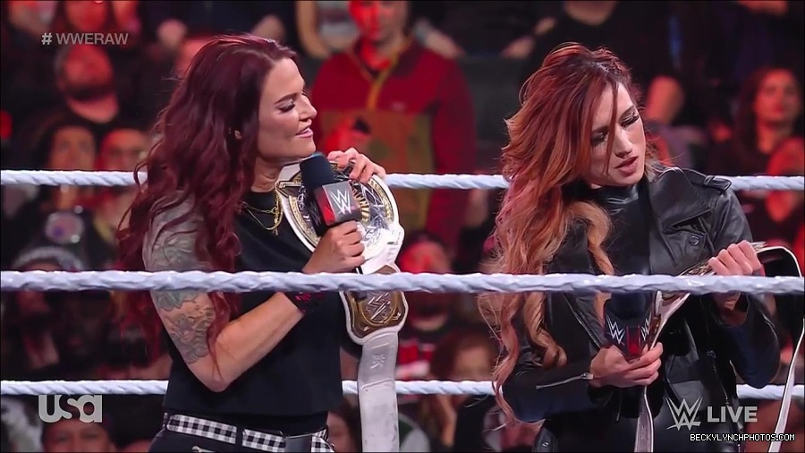 WWE_Monday_Night_Raw_2023_03_06_720p_HDTV_x264-NWCHD_mp4_007173811.jpg