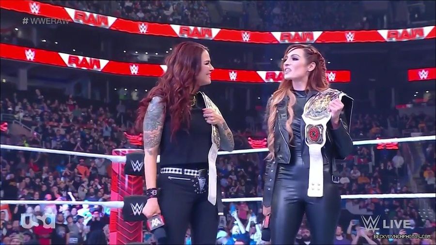 WWE_Monday_Night_Raw_2023_03_06_720p_HDTV_x264-NWCHD_mp4_007225062.jpg