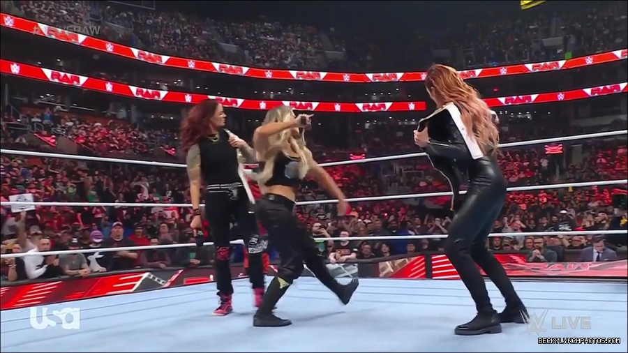 WWE_Monday_Night_Raw_2023_03_06_720p_HDTV_x264-NWCHD_mp4_007238276.jpg