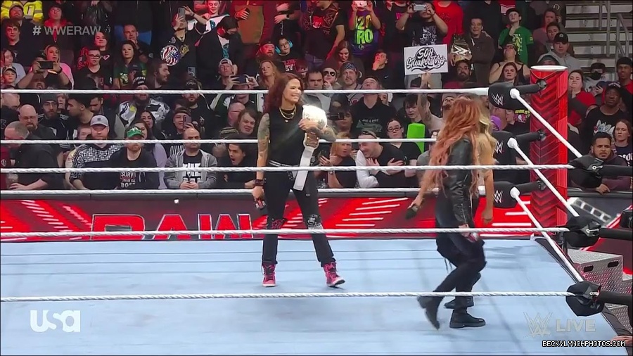 WWE_Monday_Night_Raw_2023_03_06_720p_HDTV_x264-NWCHD_mp4_007241879.jpg