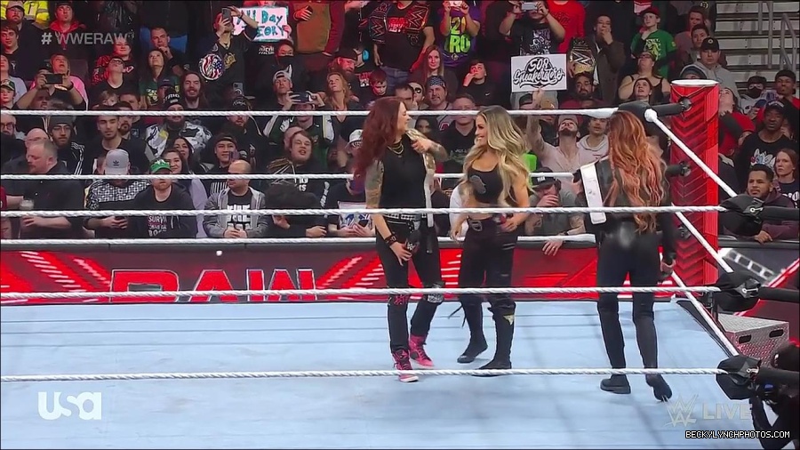 WWE_Monday_Night_Raw_2023_03_06_720p_HDTV_x264-NWCHD_mp4_007243881.jpg