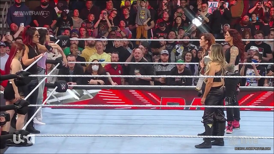 WWE_Monday_Night_Raw_2023_03_06_720p_HDTV_x264-NWCHD_mp4_007300738.jpg