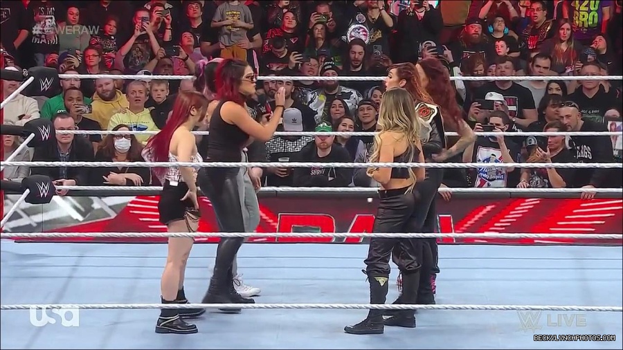 WWE_Monday_Night_Raw_2023_03_06_720p_HDTV_x264-NWCHD_mp4_007307144.jpg