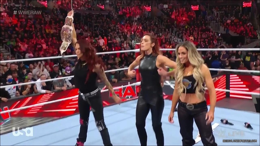 WWE_Monday_Night_Raw_2023_03_06_720p_HDTV_x264-NWCHD_mp4_007429667.jpg
