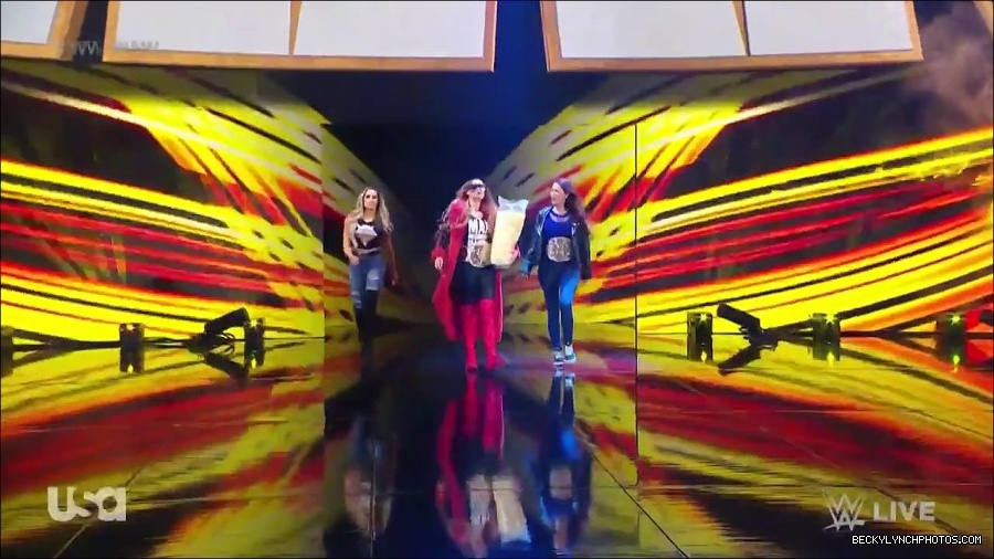 WWE_Monday_Night_Raw_2023_03_20_720p_HDTV_x264-NWCHD_mp4_005018538.jpg