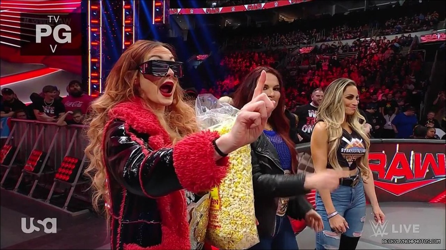WWE_Monday_Night_Raw_2023_03_20_720p_HDTV_x264-NWCHD_mp4_005050170.jpg