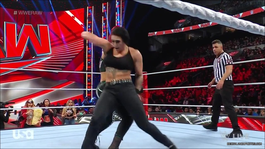 WWE_Monday_Night_Raw_2023_03_20_720p_HDTV_x264-NWCHD_mp4_005113033.jpg